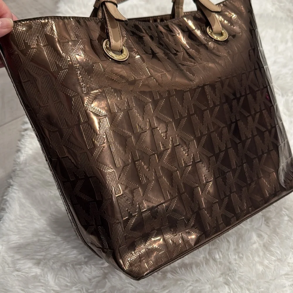 Michael Michael Kors Jet Set Bronze Mirror Metallic Tote - Picture 8 of 16